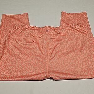 Zelos coral colored animal print capri leggings size 3X